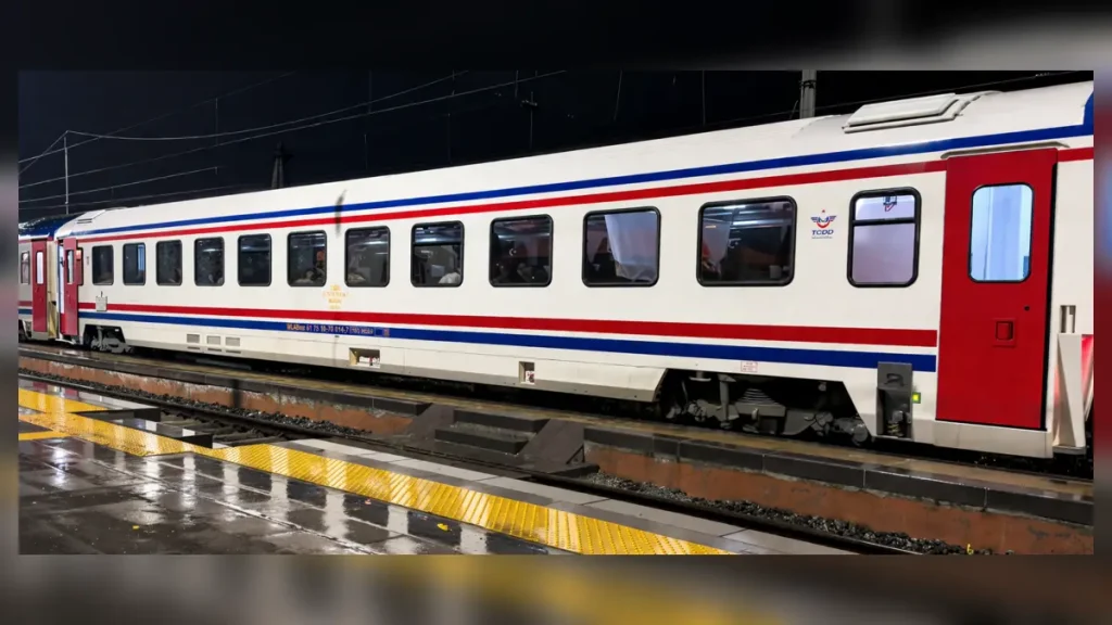 izmir-mavi-treni-gece-yolculugu